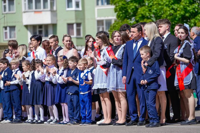 Губернатор поздравил выпускников реутовской СОШ №10 с последним звонком