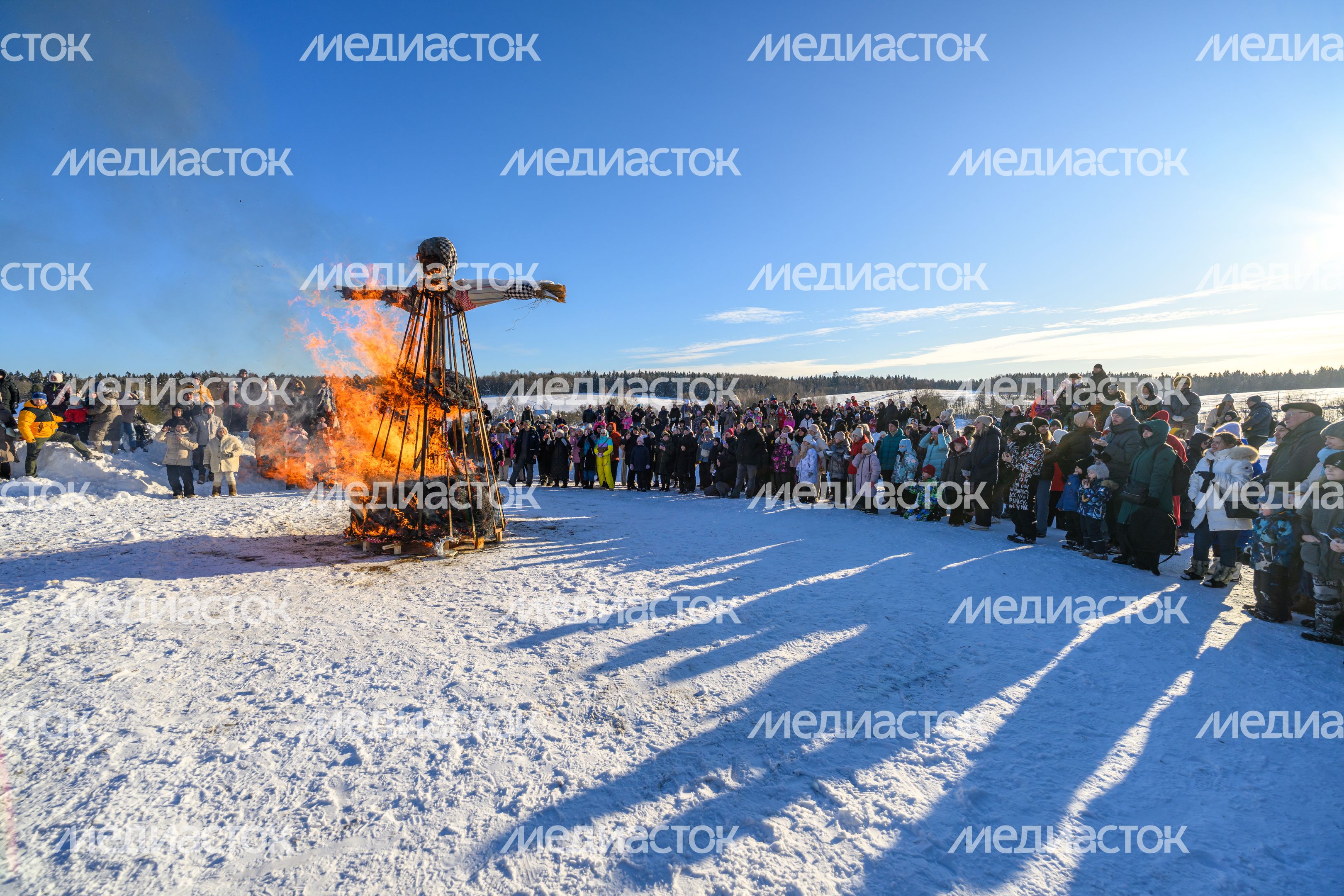 Сожжение чучела на Масленице в Мураново Сожжение чучела на Масленице в Мураново