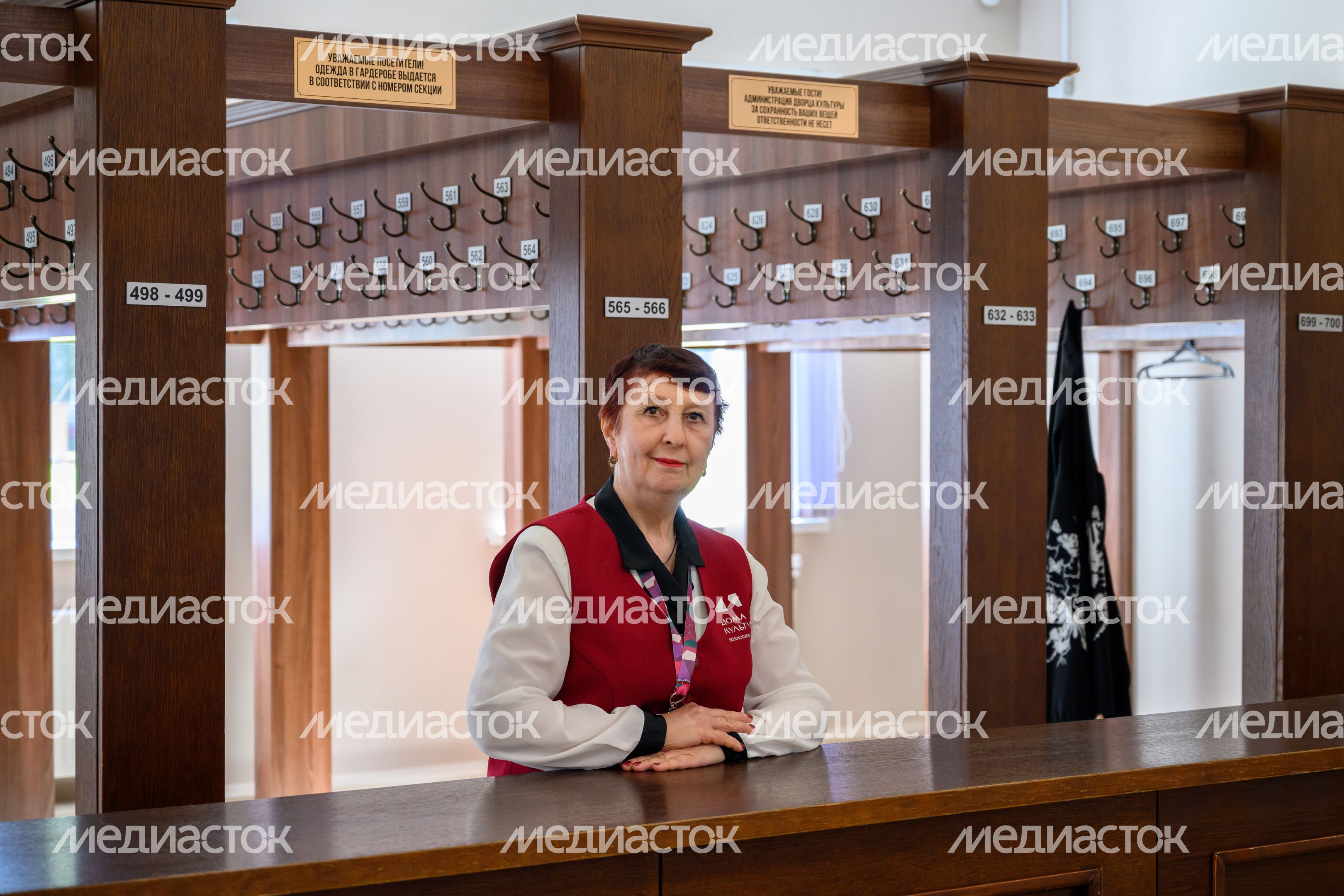 Гардероб в обновленном Дворце культуры «Тепловозостроитель» в Коломне – умном ДК Гардероб в обновленном Дворце культуры «Тепловозостроитель» в Коломне – умном ДК