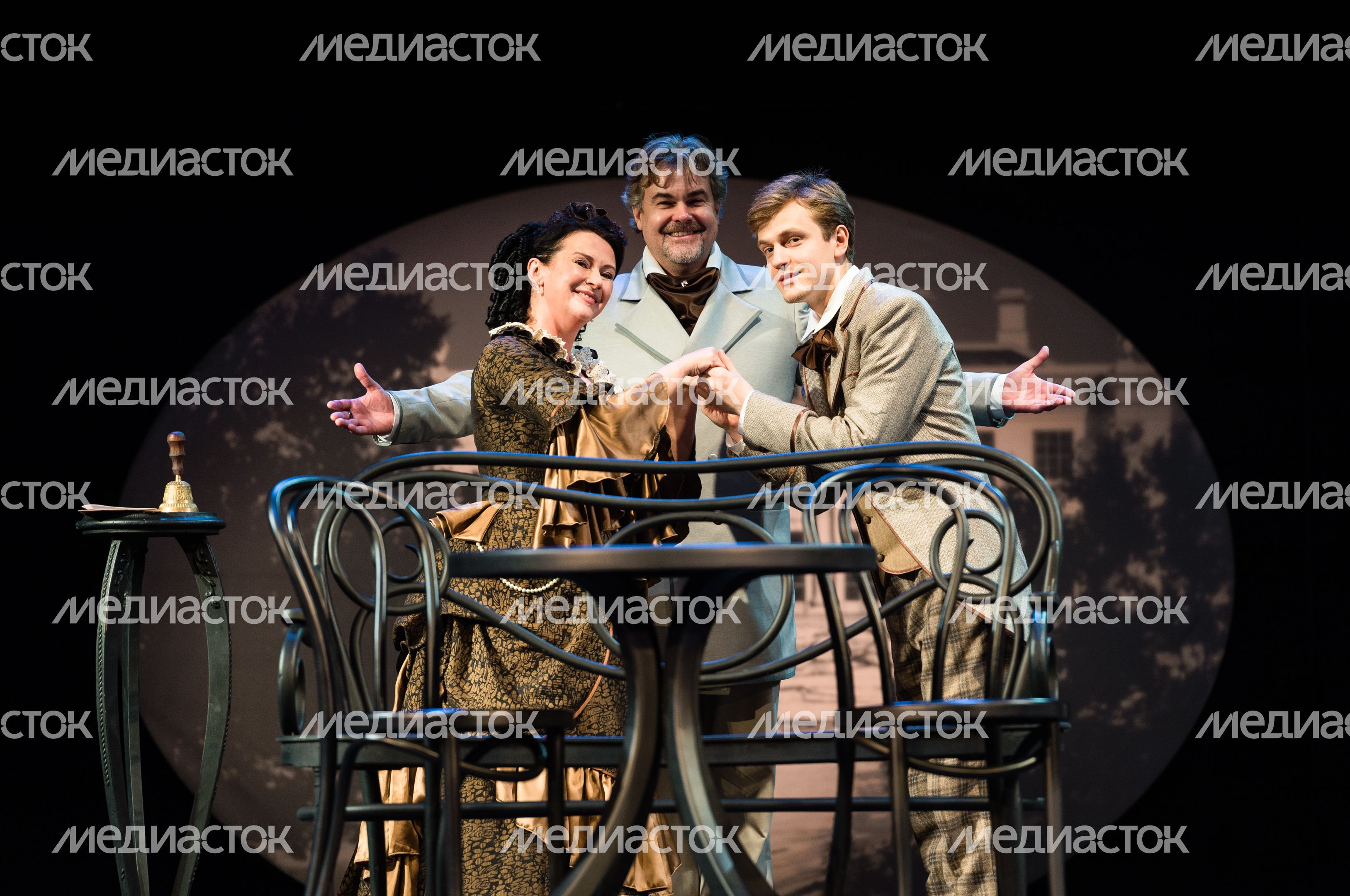 Спектакль Московского губернского театра «На всякого мудреца довольно простоты»