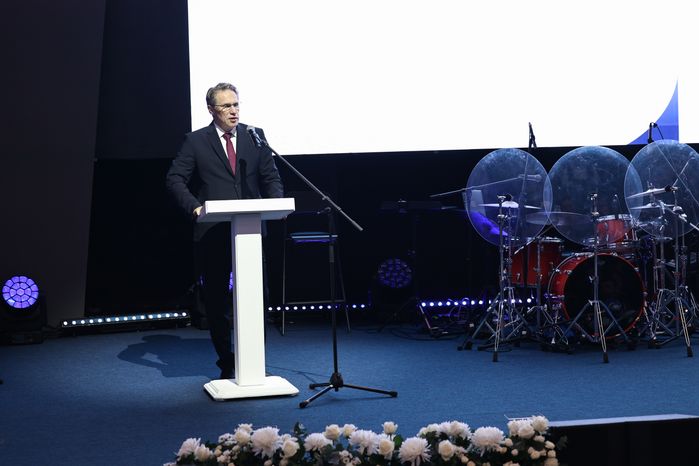 Михаил Мурашко поздравил коллектив МОНИКИ с юбилеем