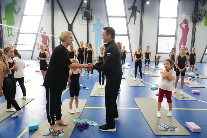 Андрей Воробьев пообщался с тренерами и спортсменами на спортивной базе "Лесная опушка"