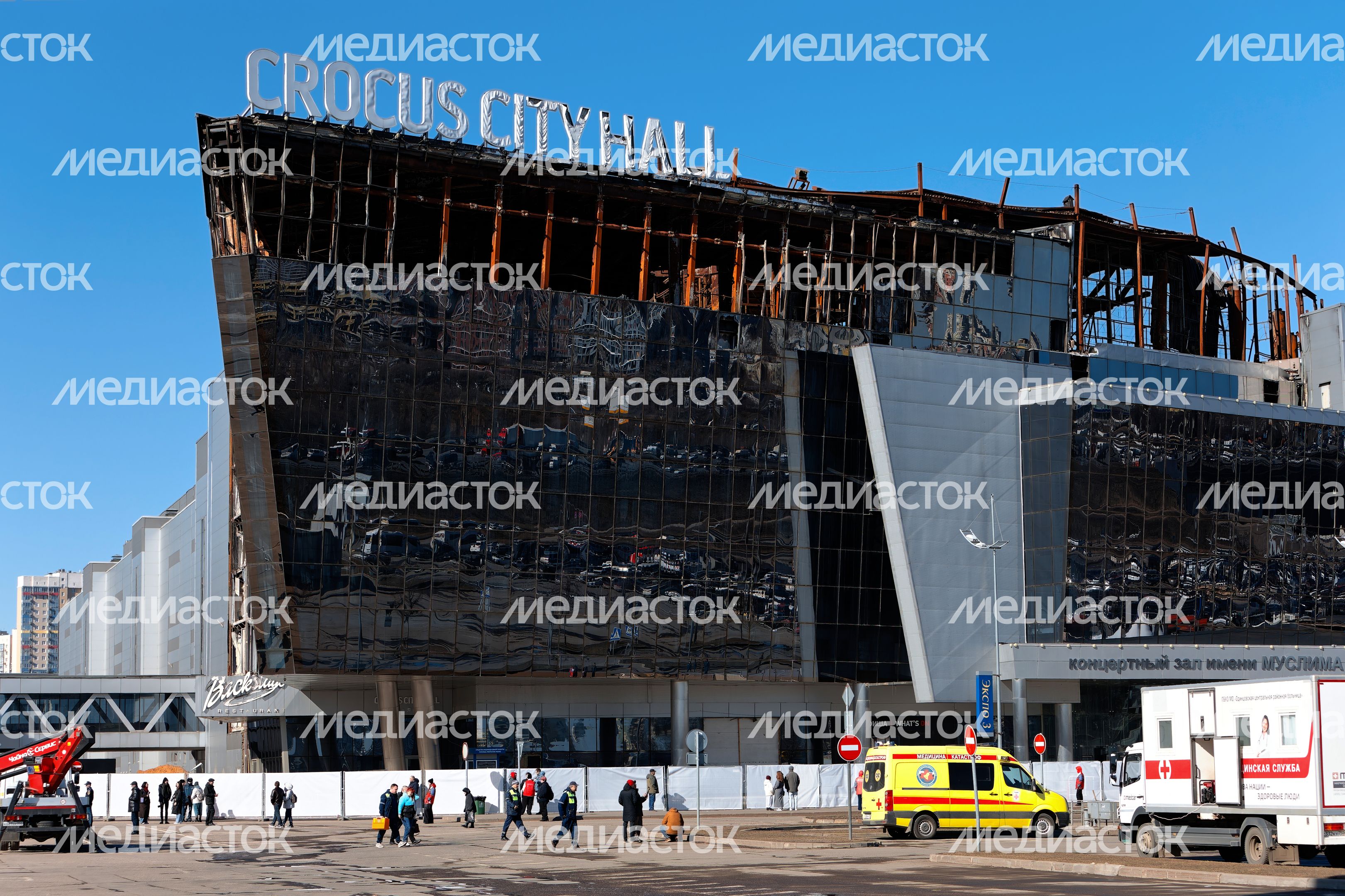 Мемориал в память о жертвах теракта в «Крокус Сити Холле» в Красногорске