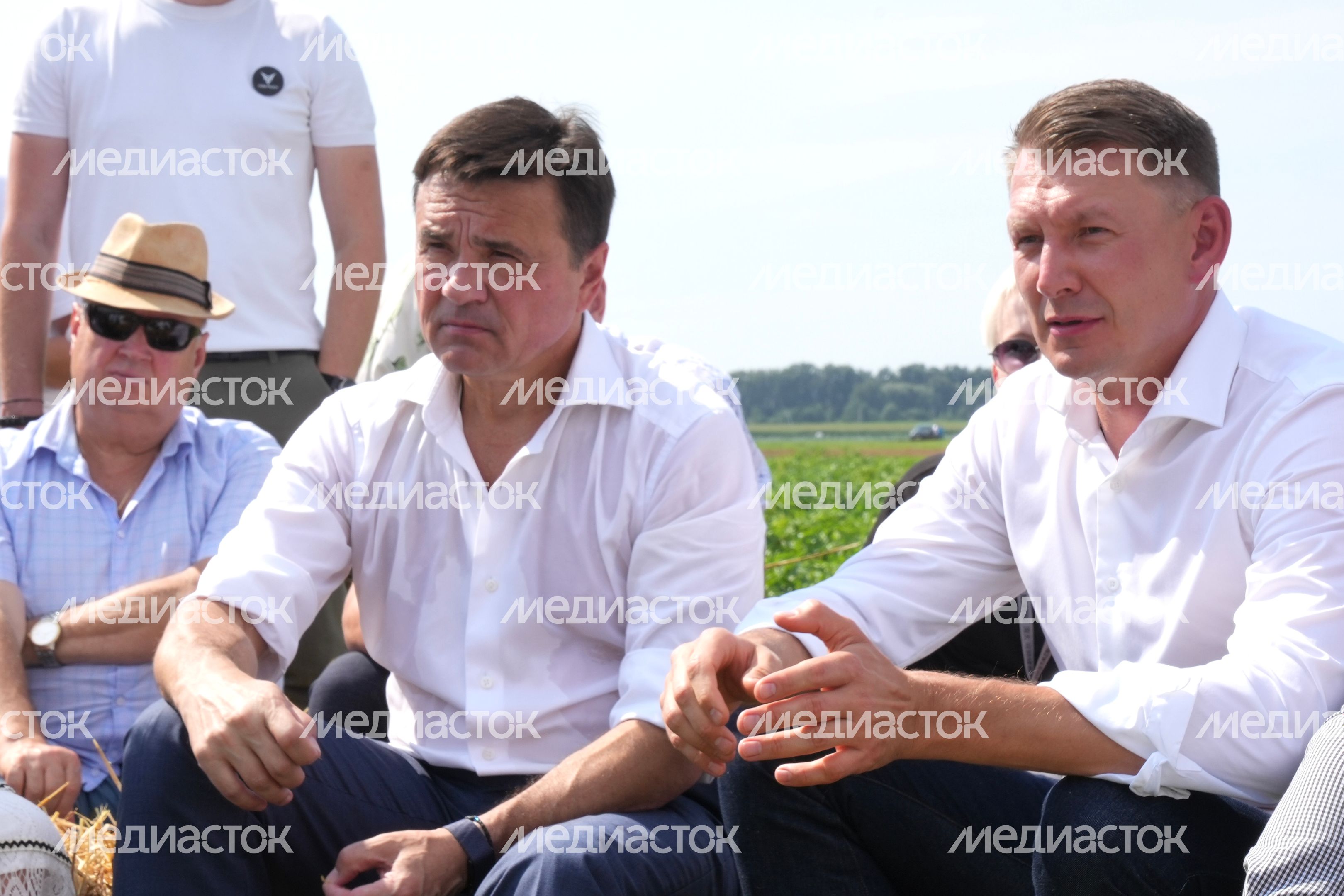Андрей Воробьев посетил агропромышленную выставку "День поля Московской области"