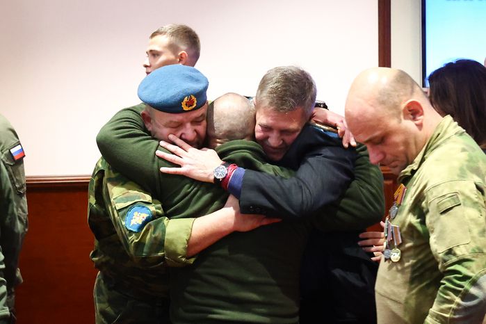 Награждение добровольцев из отряда «БАРС» Губернатором Подмосковья