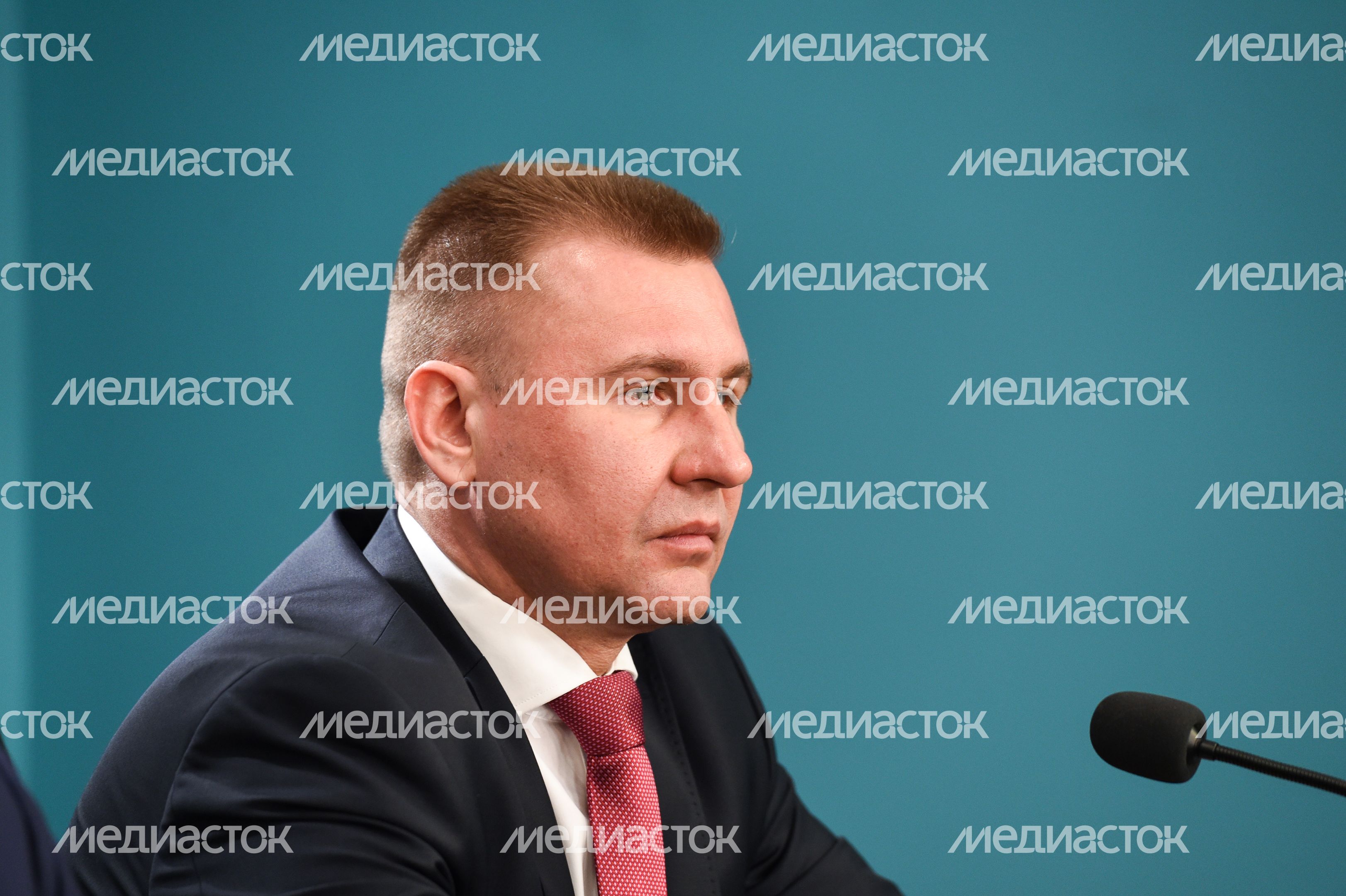 Пресс-конференция министра потребительского рынка и услуг Московской области Владимира Посаженникова Пресс-конференция министра потребительского рынка и услуг Московской области Владимира Посаженникова