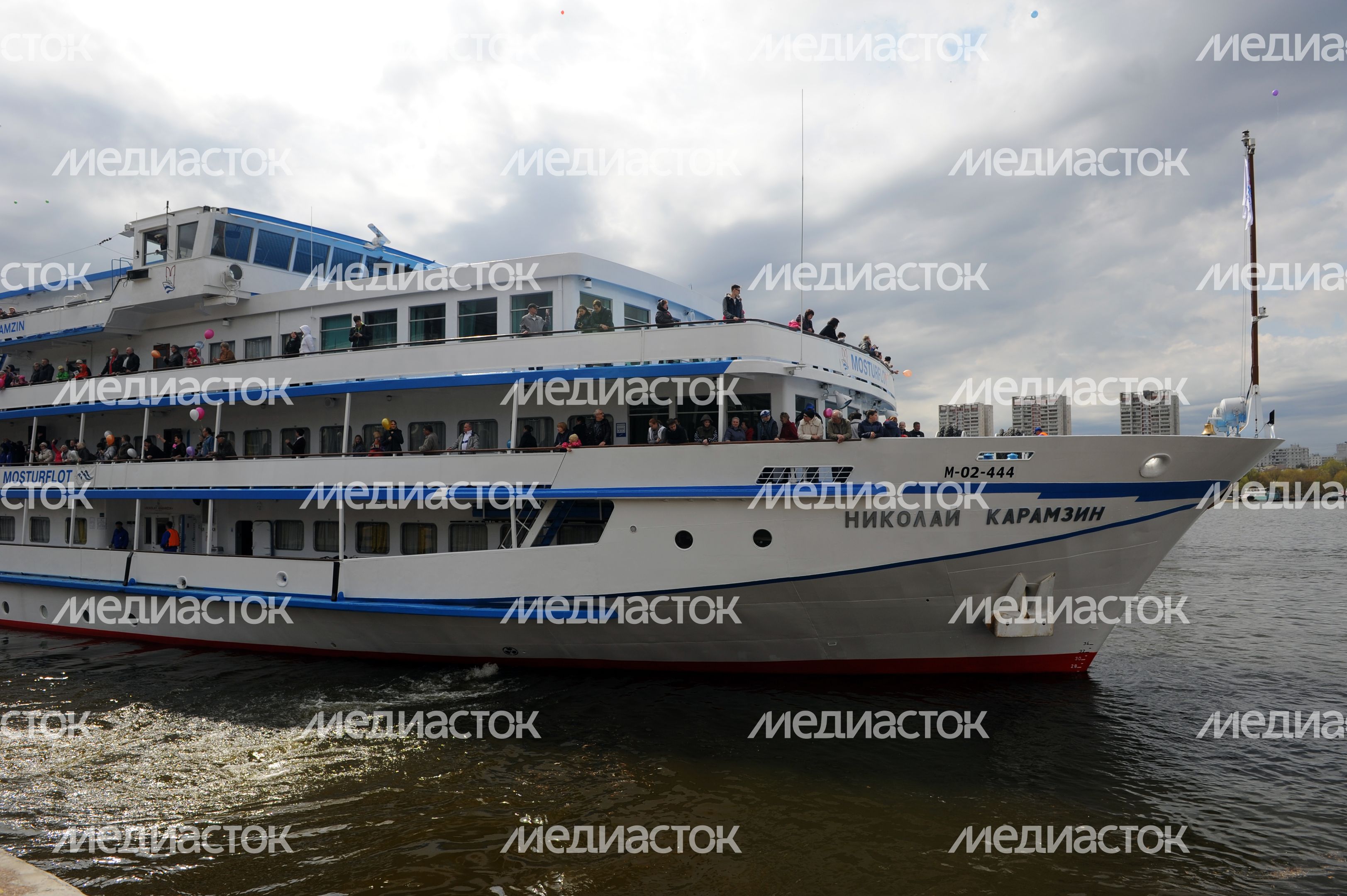 Открытие сезона большой речной навигации на Москве-реке