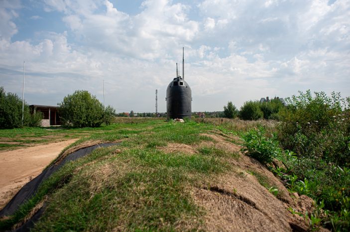 Летние виды памятника подводной лодке К-19