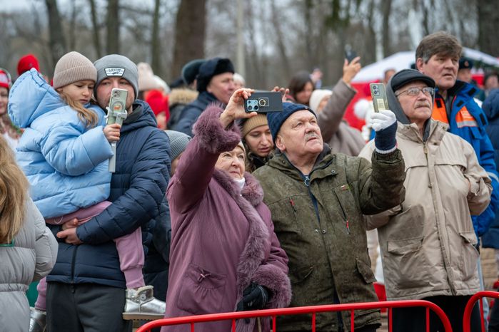 Главную новогоднюю елку страны спилили в Рузском округе
