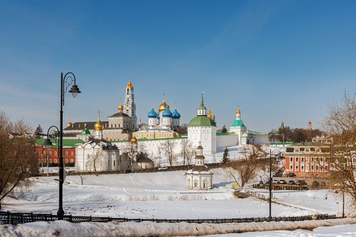 Вид на Свято-Троицкую Сергиеву лавру в Сергиевом Посаде с Блинной горы