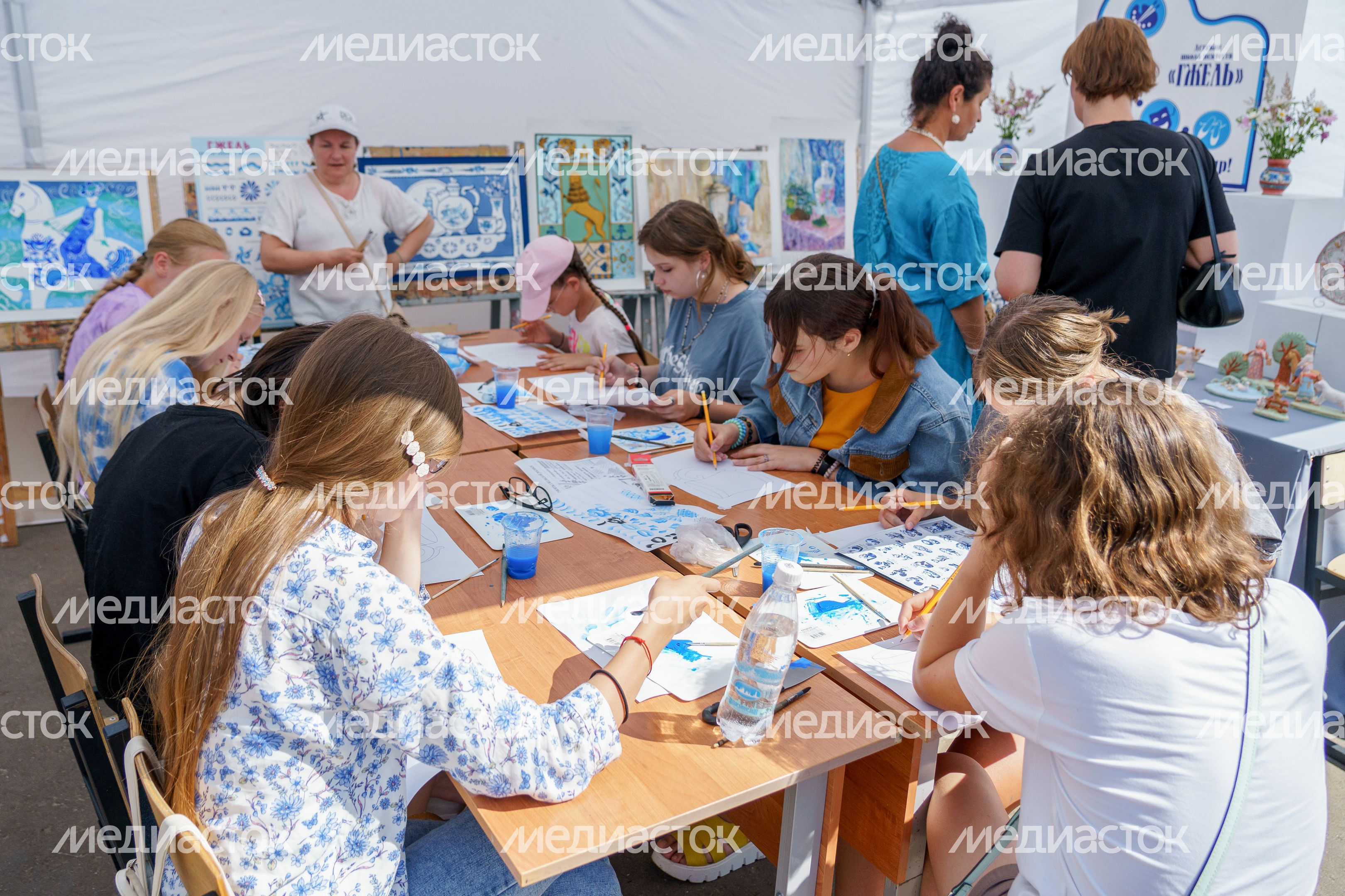 Фестиваль авторской керамики «ГжельФест» в селе Речицы Раменского округа