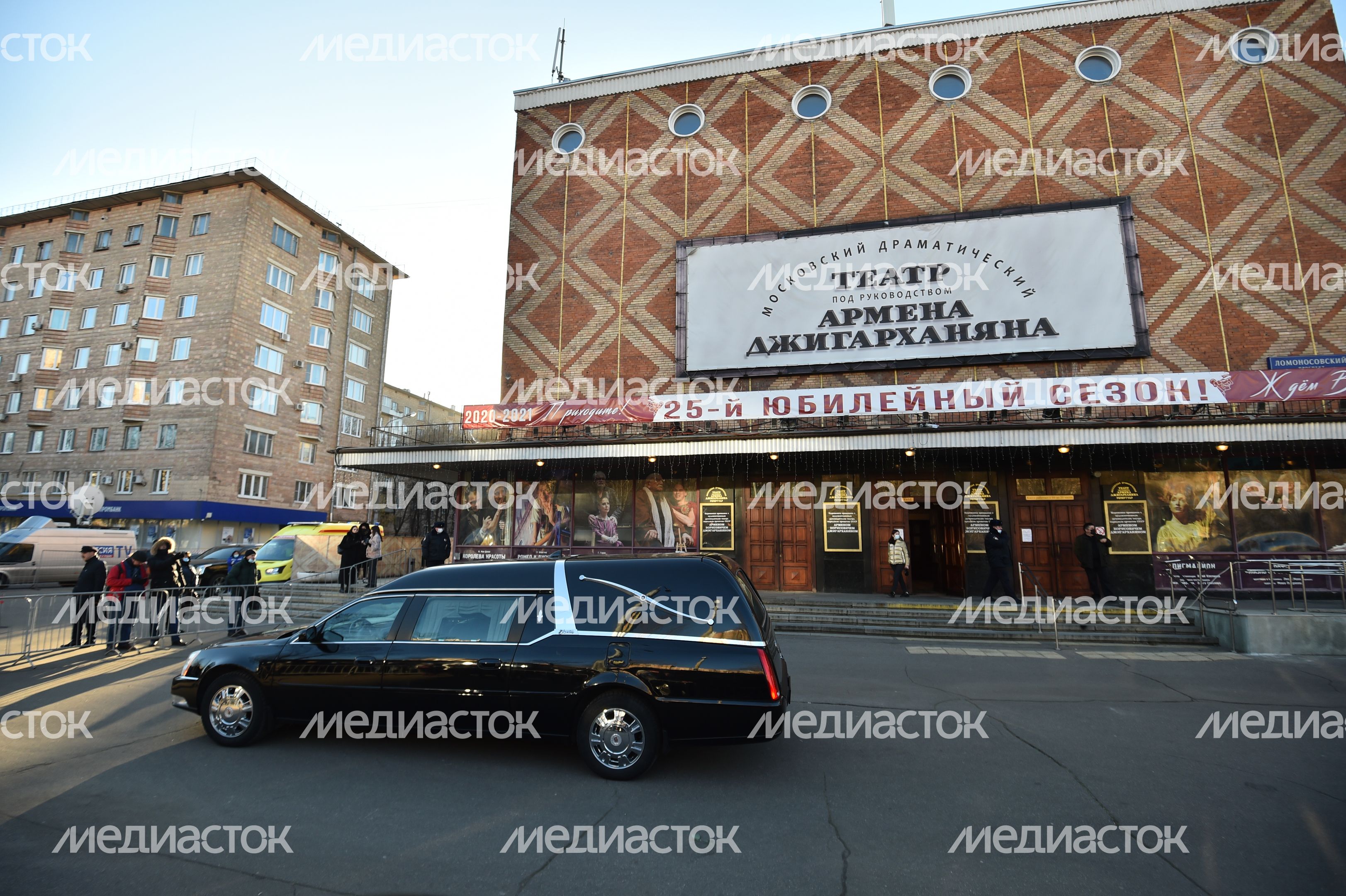 Церемония прощания с Арменом Джигарханяном в Москве
