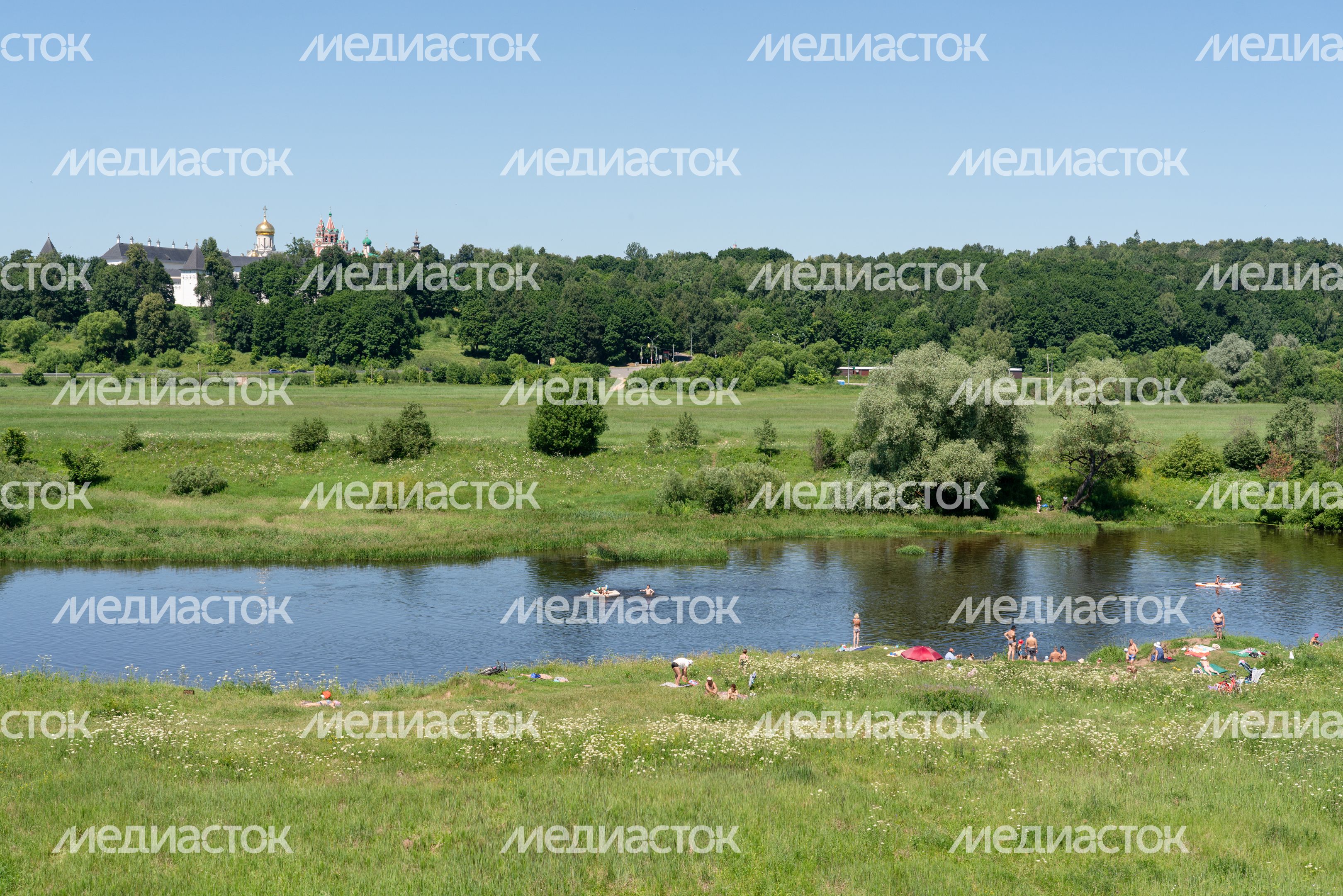 Смотровая площадка на Мясиной горе в Звенигороде Смотровая площадка на Мясиной горе в Звенигороде