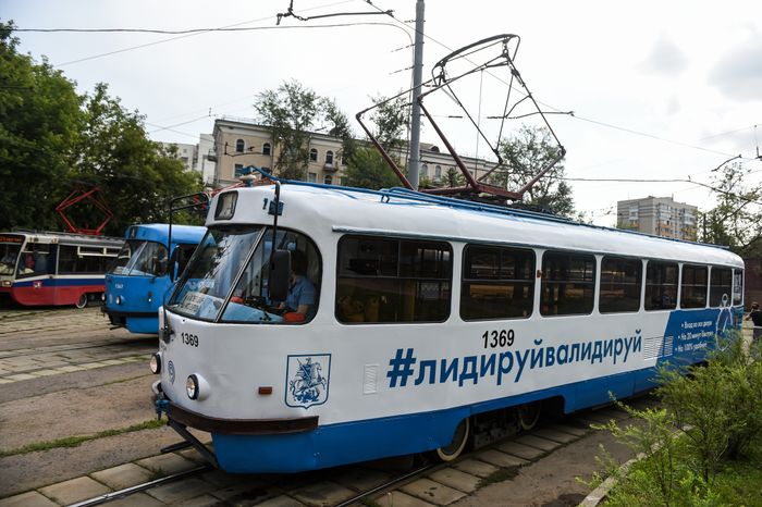 В Москве запустили новый трамвай без турникетов