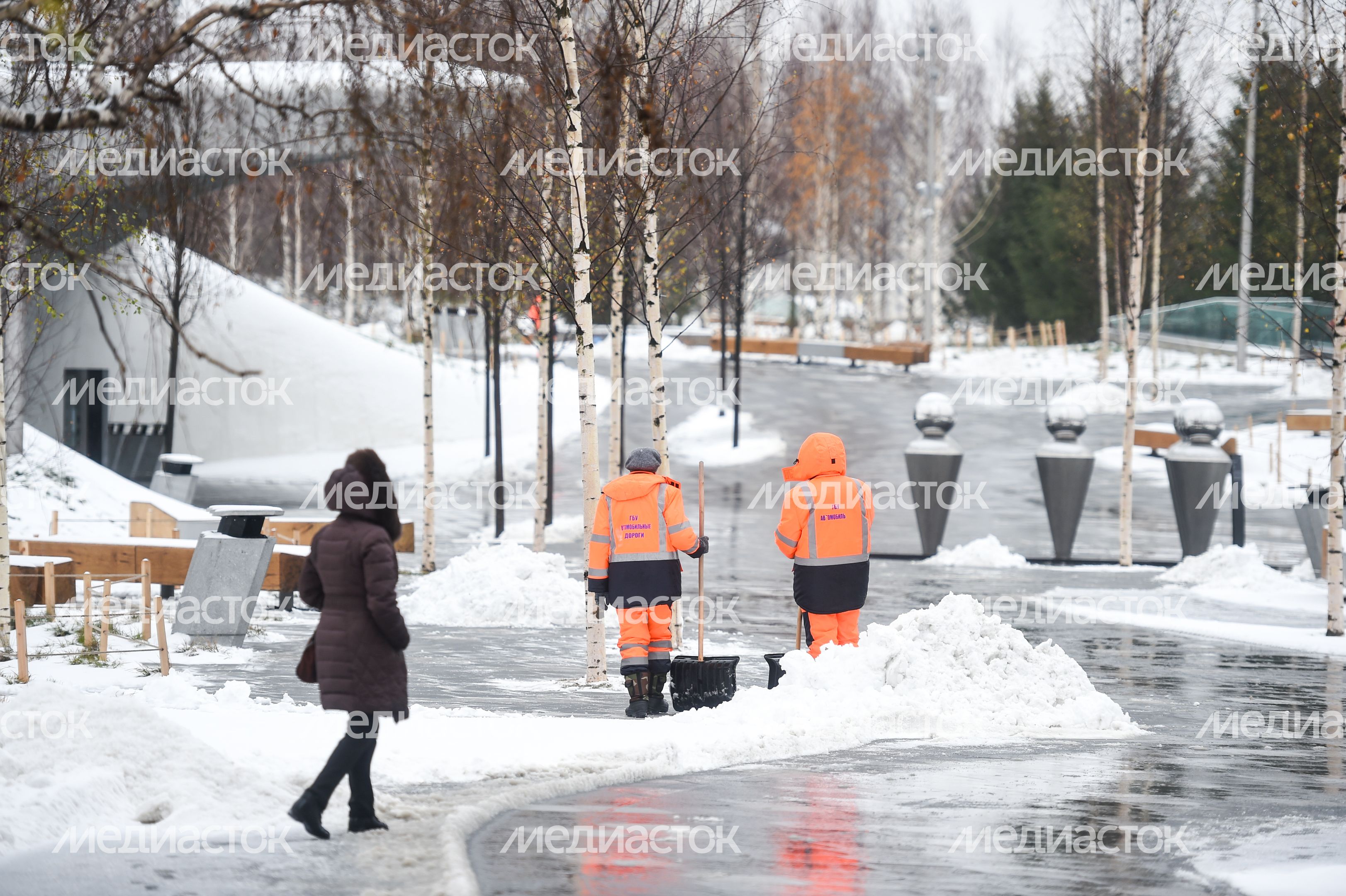 Последстивя сильного снегопада в Москве