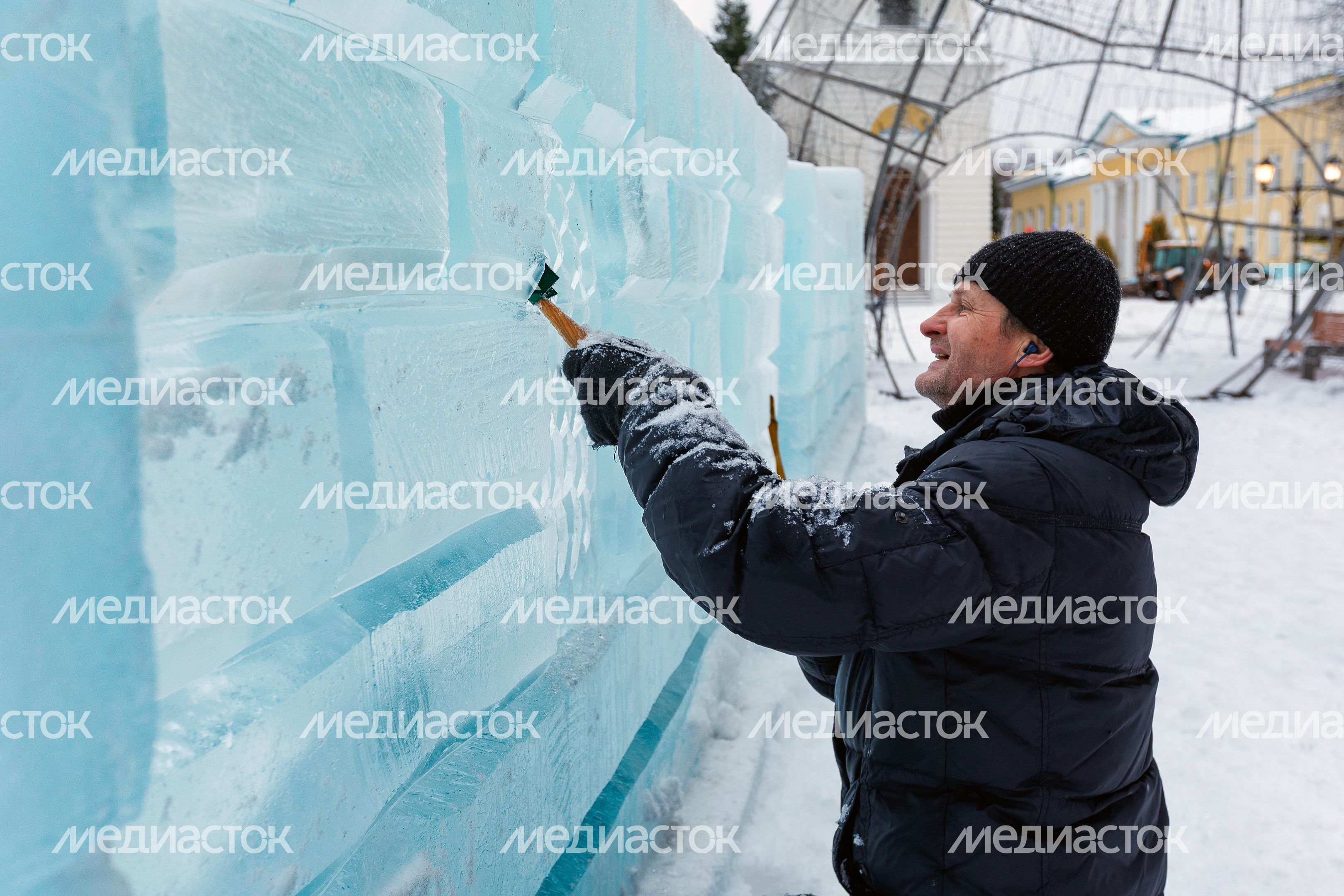 Ледяной городок на Исторической площади в Дмитрове Ледяной городок на Исторической площади в Дмитрове