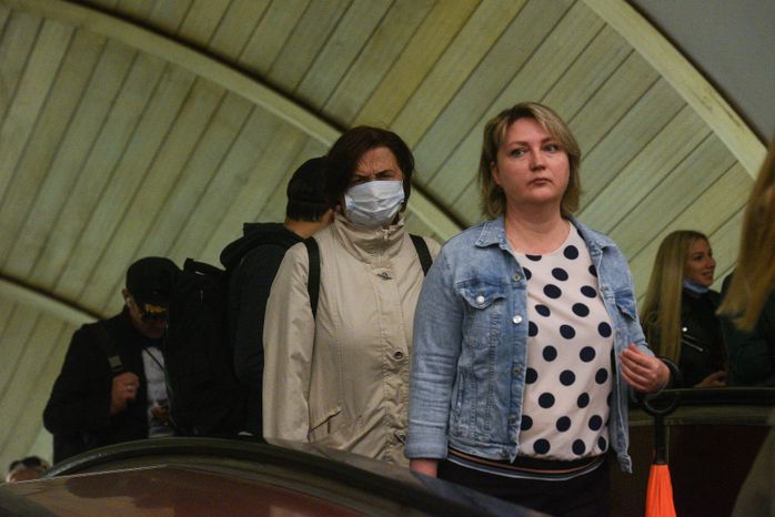 Проверки соблюдения масочно-перчаточного режима в общественном транспорте в Москве