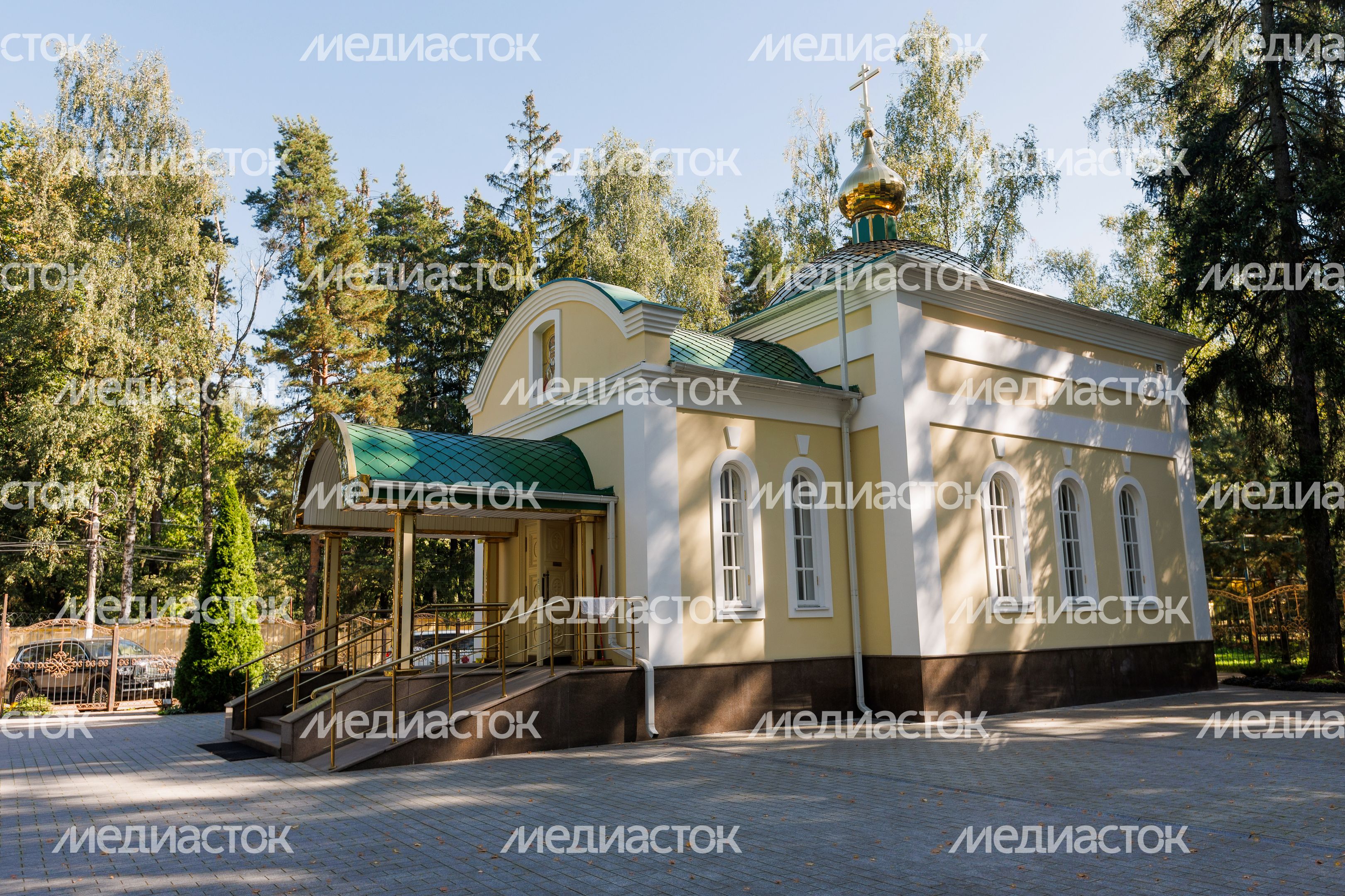 Церковь Николая Чудотворца в микрорайоне Никольско-Архангельском в Балашихе Церковь Николая Чудотворца в микрорайоне Никольско-Архангельском в Балашихе