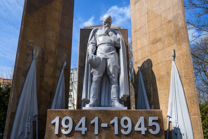 Мемориал Воинской славы «Воин-освободитель» в микрорайоне Пироговский округа Мытищи