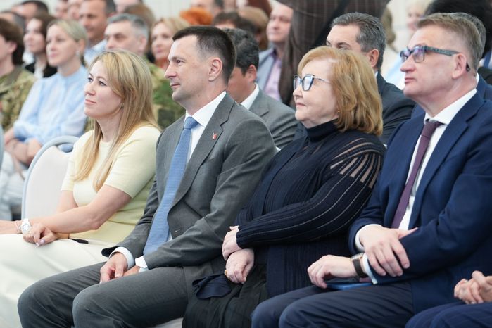Подмосковных медиков поздравили с профессиональным праздником