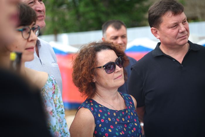 Губернатор осмотрел ход строительства пристройки на 400 мест к школе в Королеве