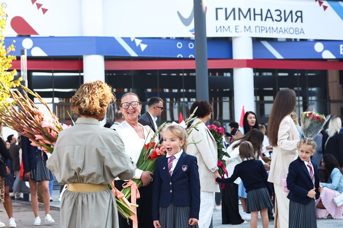 Торжественная линейка в гимназии им. Е.М. Примакова с участием Губернатора Подмосковья