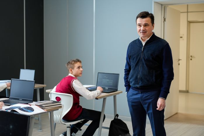 Андрей Воробьёв посетил новое здание физико-математического лицея в Сергиевом Посаде