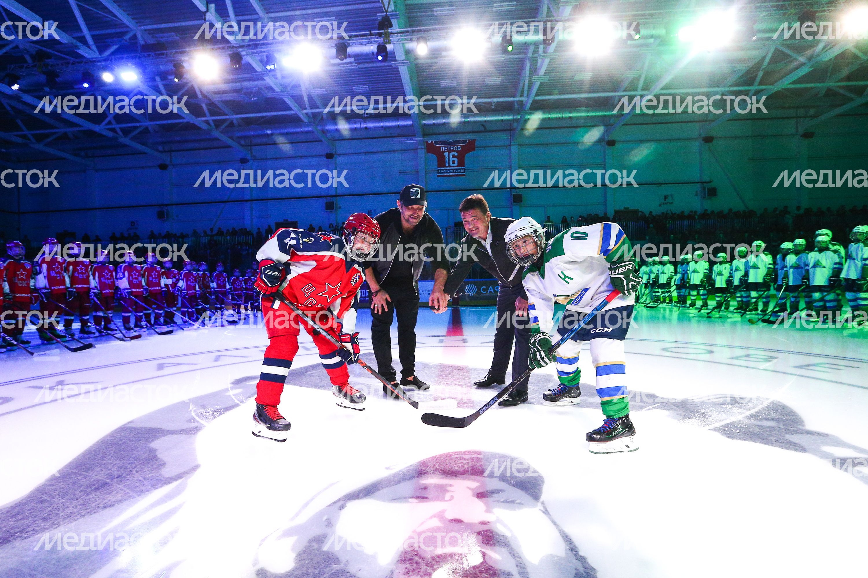 Визит Андрея Воробьева на хоккейный турнир OвиCup