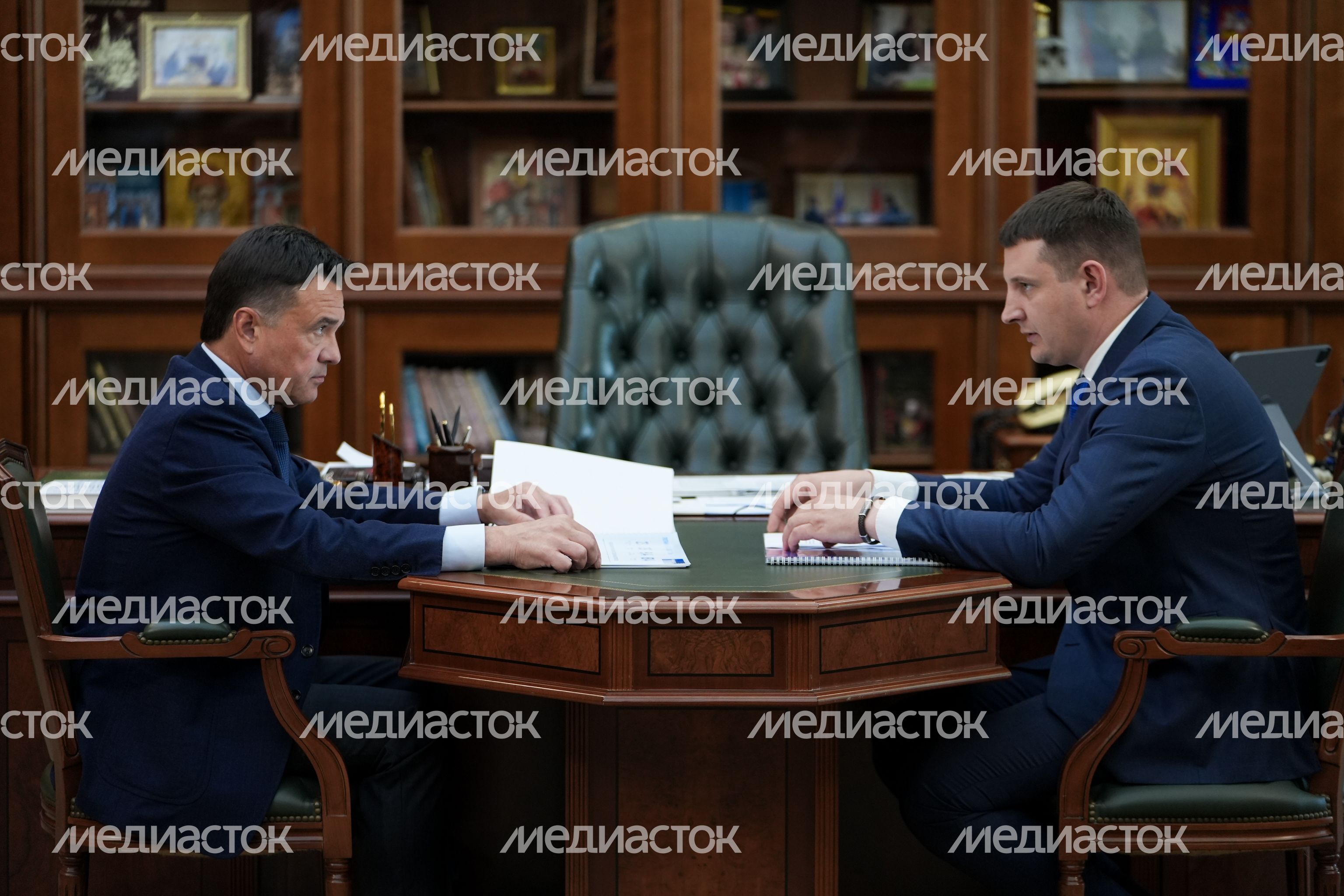 Андрей Воробьев провел рабочую встречу с главой Богородского городского округа Денисом Семеновым