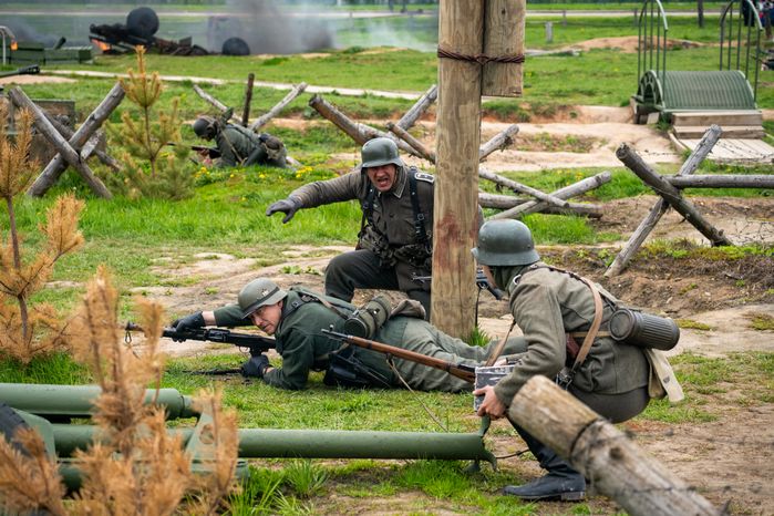 Военно-историческая реконструкция «Штурм Кенигсберга» в День Победы в парке «Патриот» Одинцовского округа