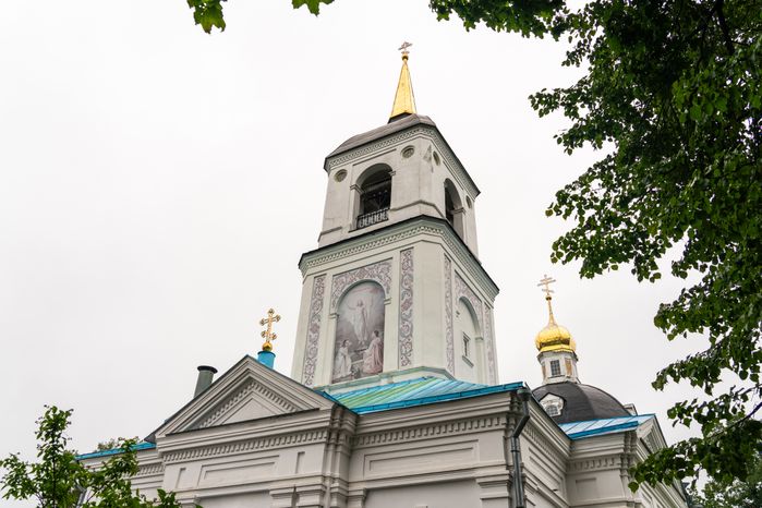Церковь Воскресения Словущего на Николо-Железновском погосте в деревне Шипулино округа Клин