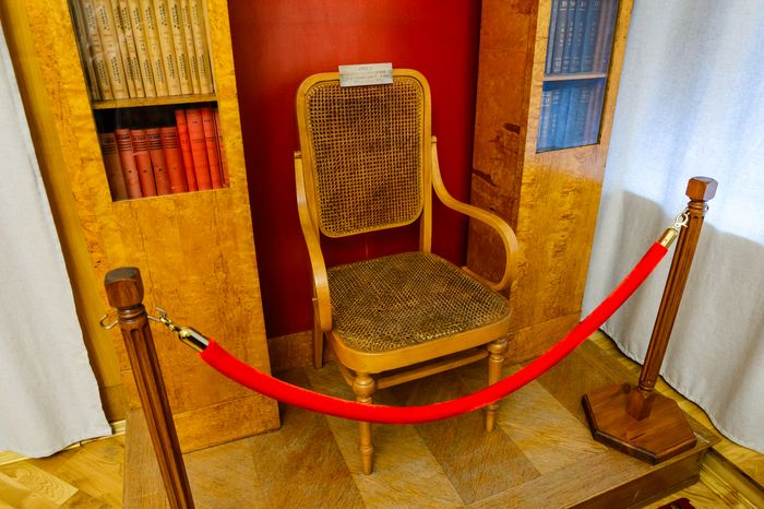 Усадьба «Горки Ленинские». Музей «Кабинет и квартира В.И. Ленина в Кремле»