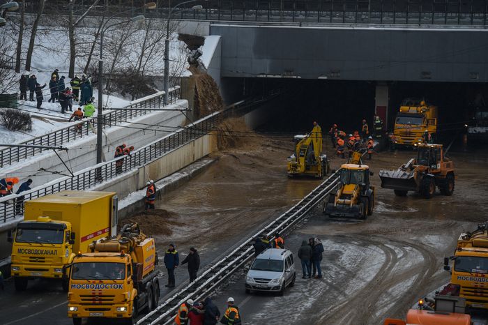 Тушинский тоннель затопило в Москве