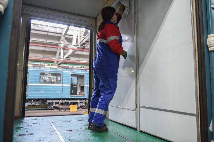 Кварцевание и мытье вагонов метро