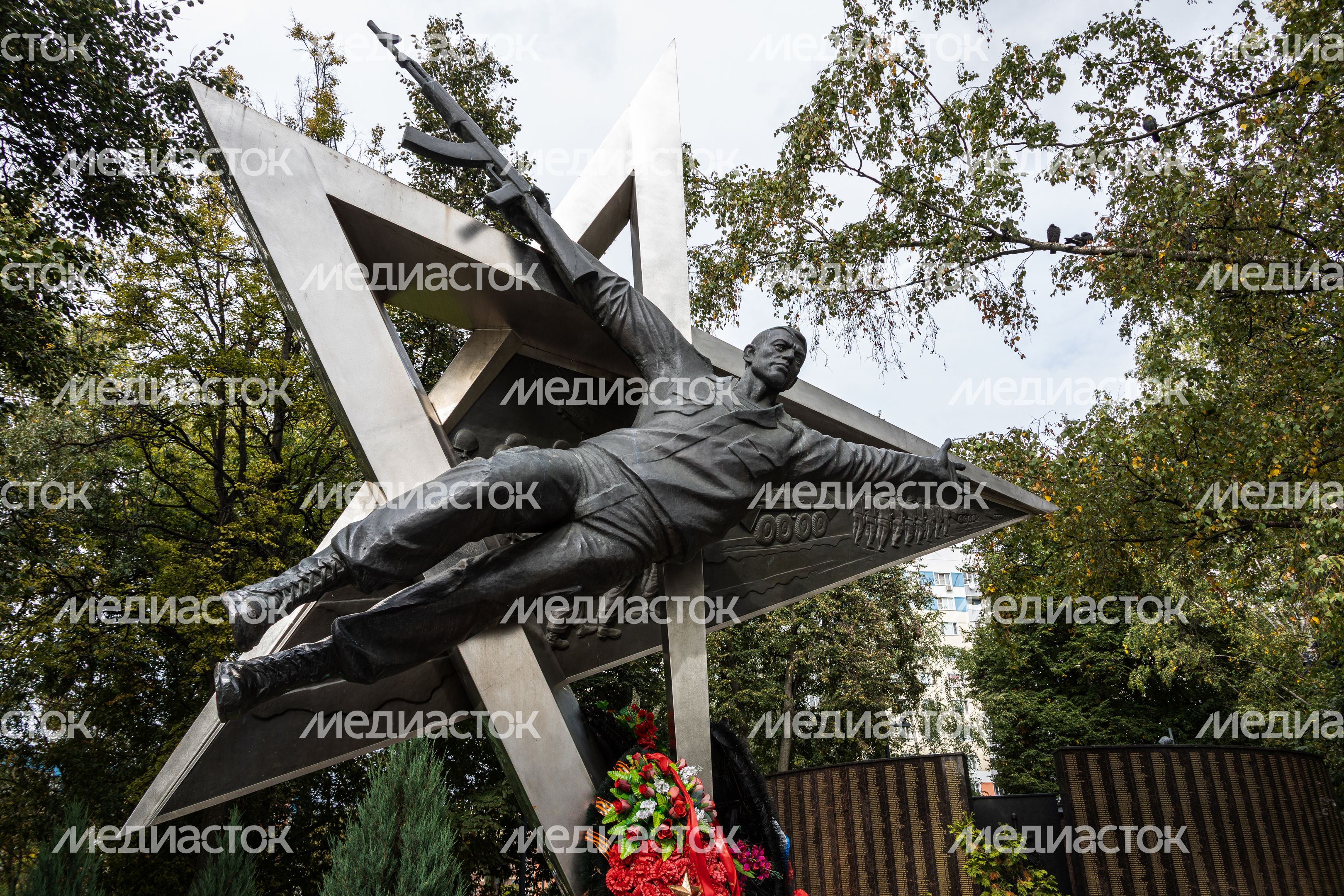 Памятник воинам-интернационалистам на аллее Славы в городе Видное Ленинского округа Памятник воинам-интернационалистам на аллее Славы в городе Видное Ленинского округа