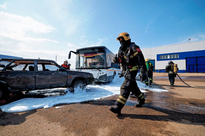 Учения Мособлпожспаса совместно с медициной катастроф по ликвидации последствий массового ДТП в Чехове
