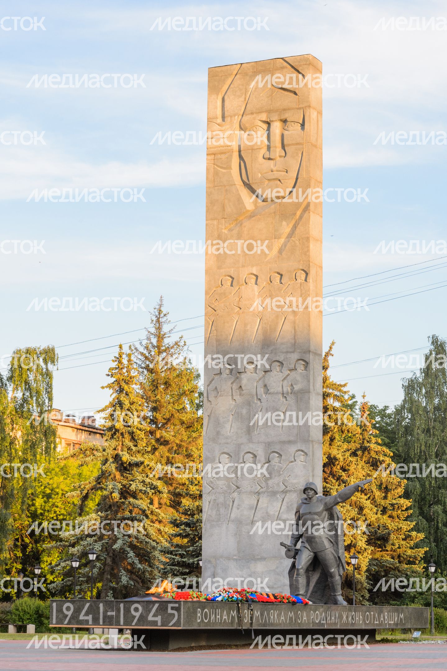 Памятник Воинам-землякам Памятник Воинам-землякам