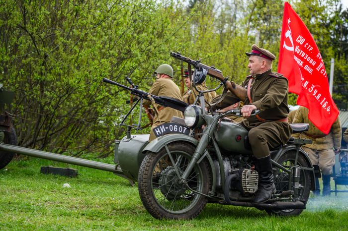 Военно-историческая реконструкция событий мая 1945 года в музее истории танка Т-34 в Мытищах