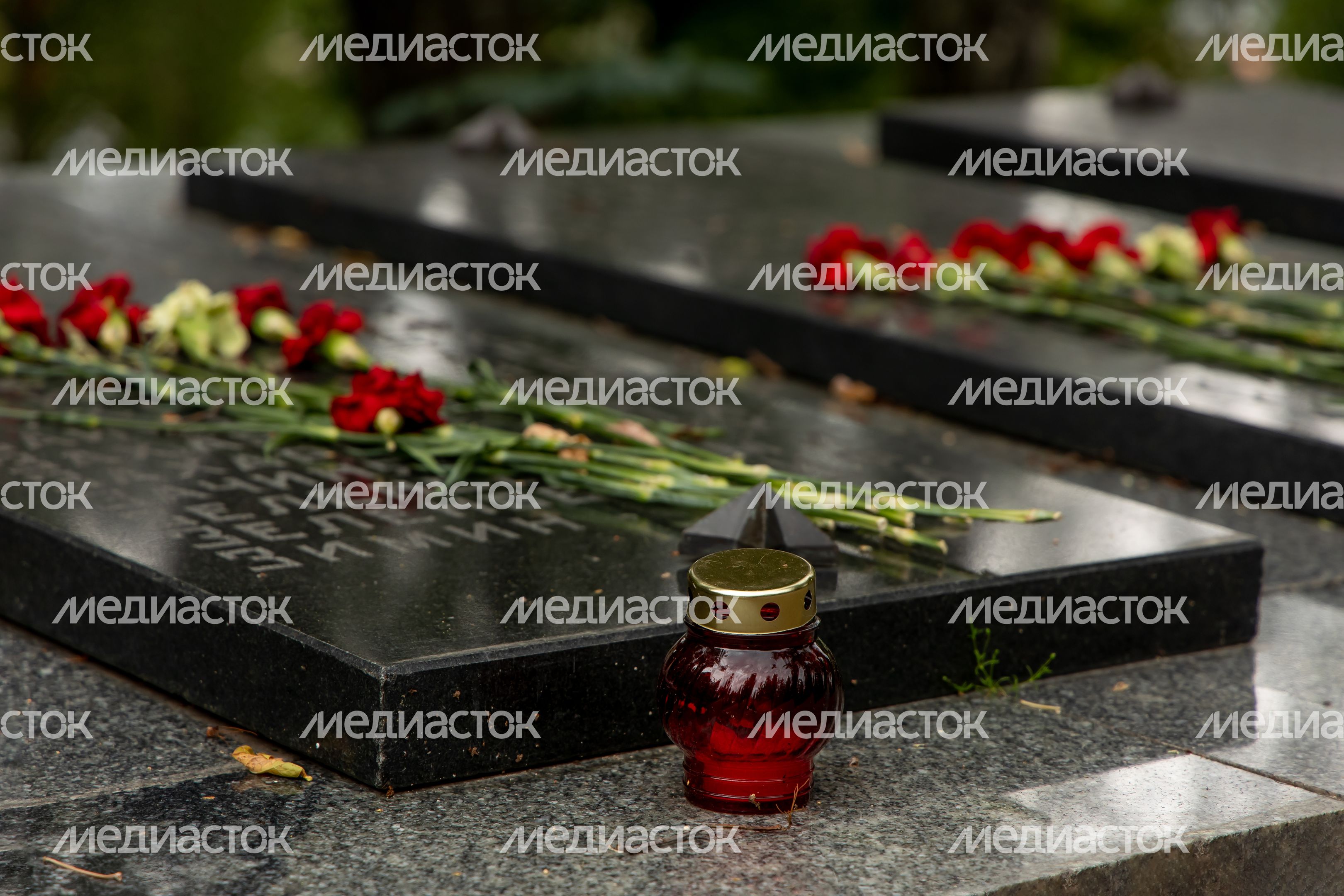 Памятник Никто не забыт, Ничто не забыто