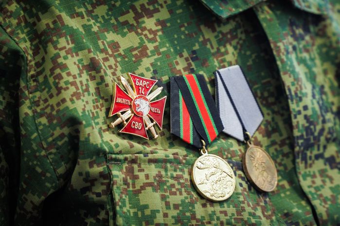 Бойцам подразделения БАРС вручили медали "За храбрость" II степени