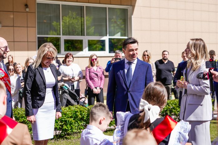 Губернатор поздравил выпускников реутовской СОШ №10 с последним звонком
