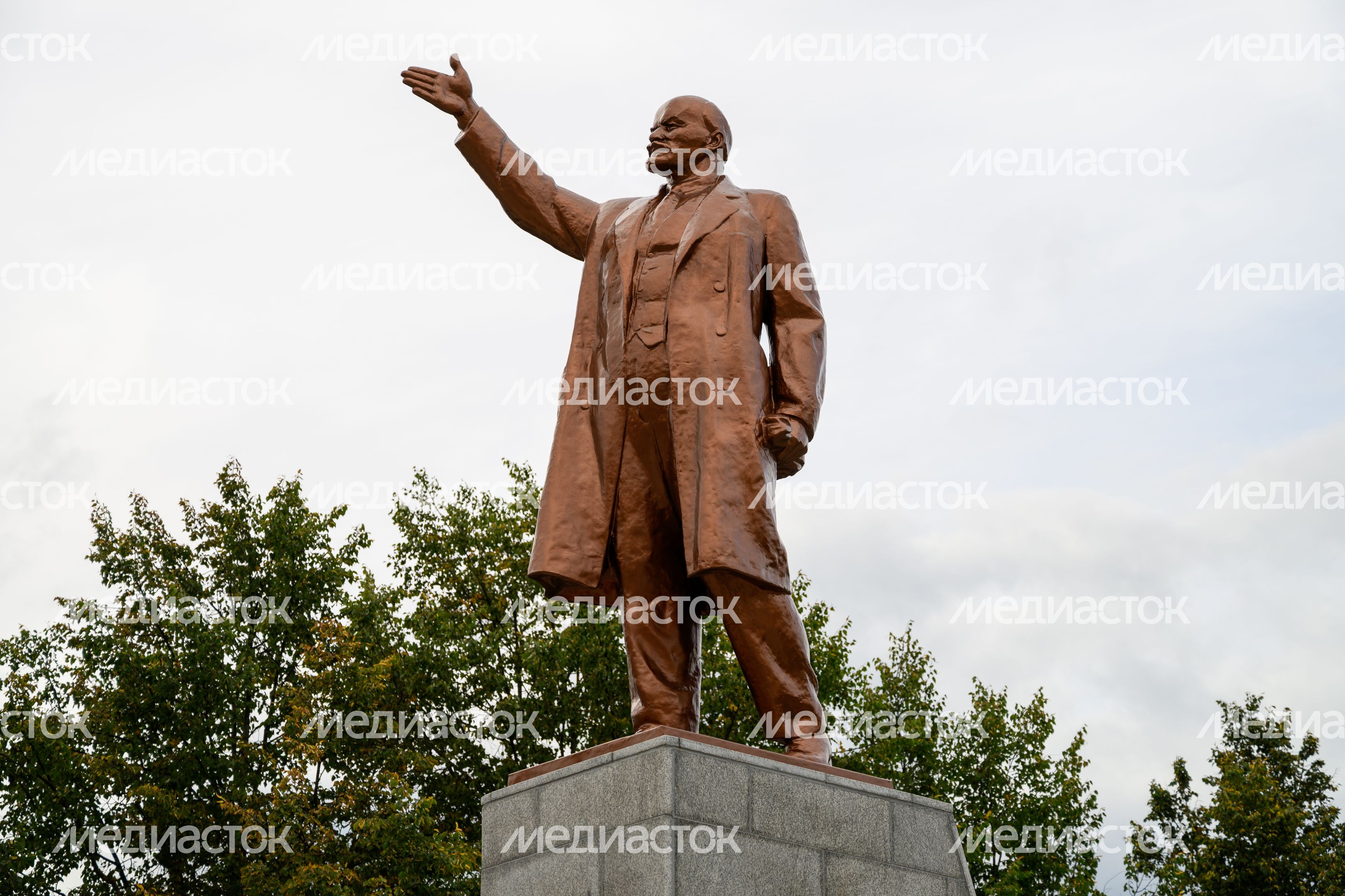 Памятник В.И. Ленину в сквере Бугрова в Ногинске Богородского округа