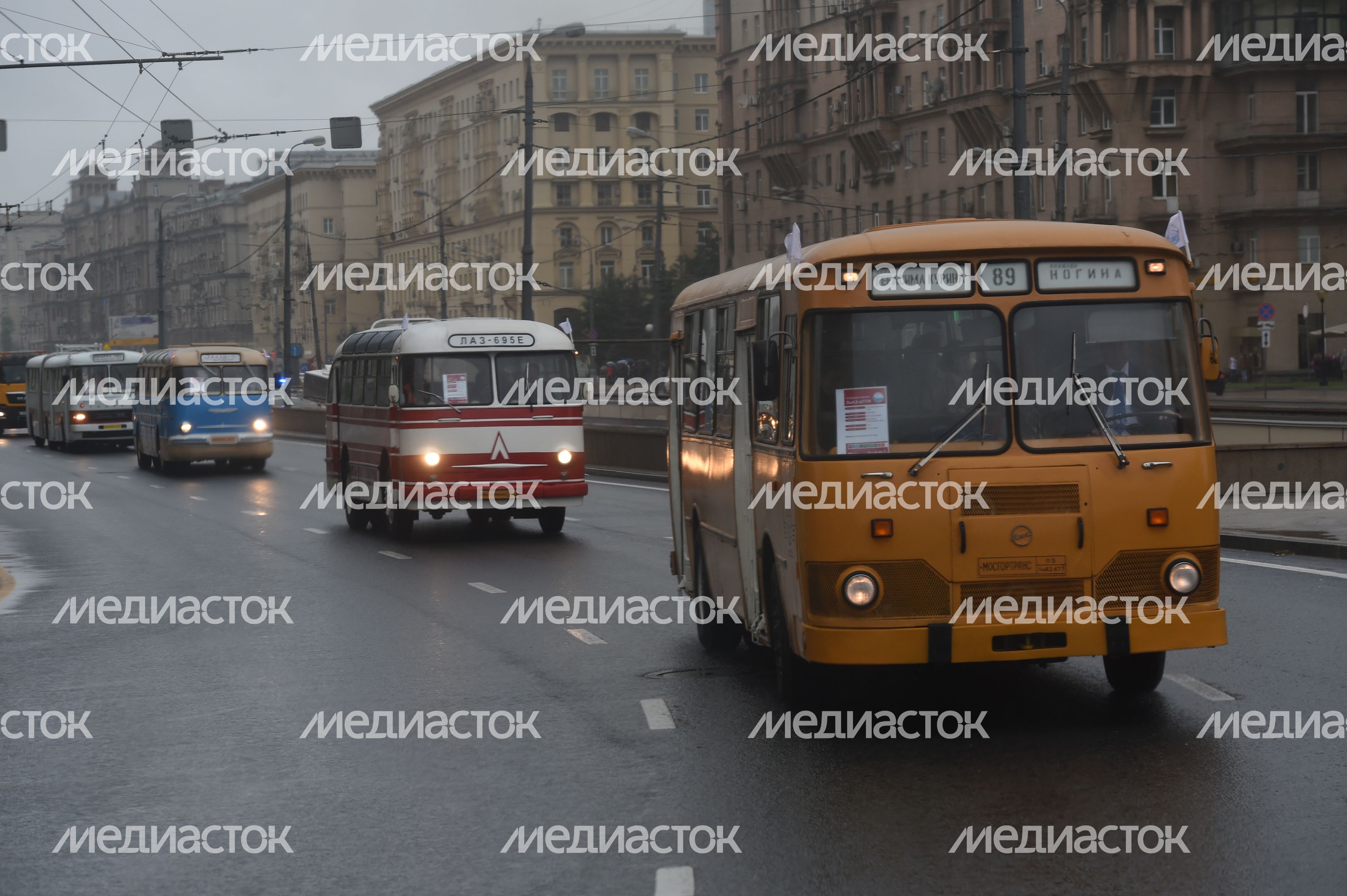 Выставка ретротехники ко Дню московского транспорта