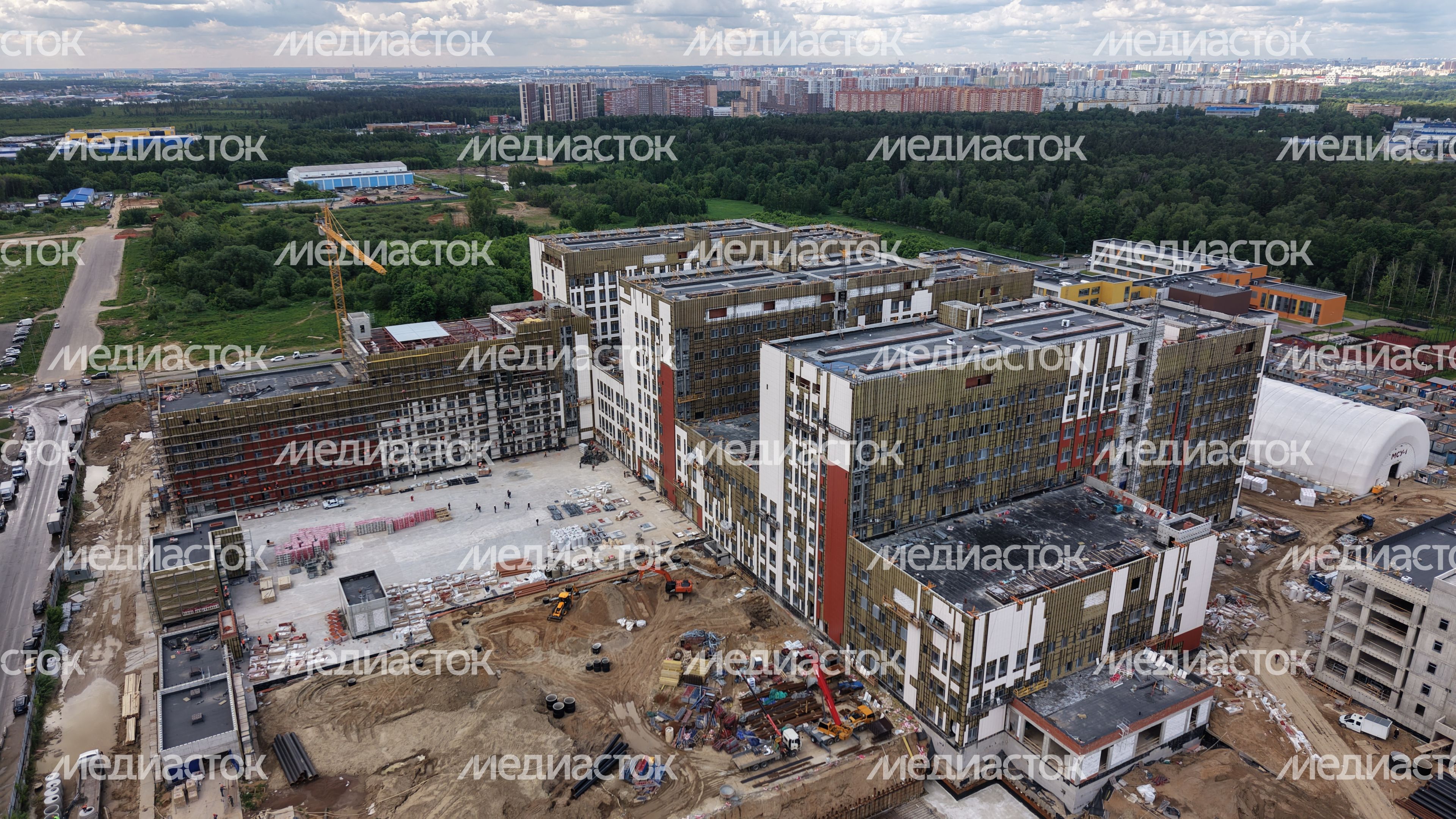 В Балашихе завершено возведение зданий многопрофильной больницы В Балашихе завершено возведение зданий многопрофильной больницы