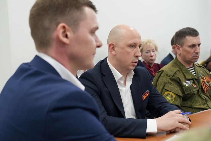 Андрей Воробьев и Игорь Щёголев встретились с финалистами программы "Герои Подмосковья"