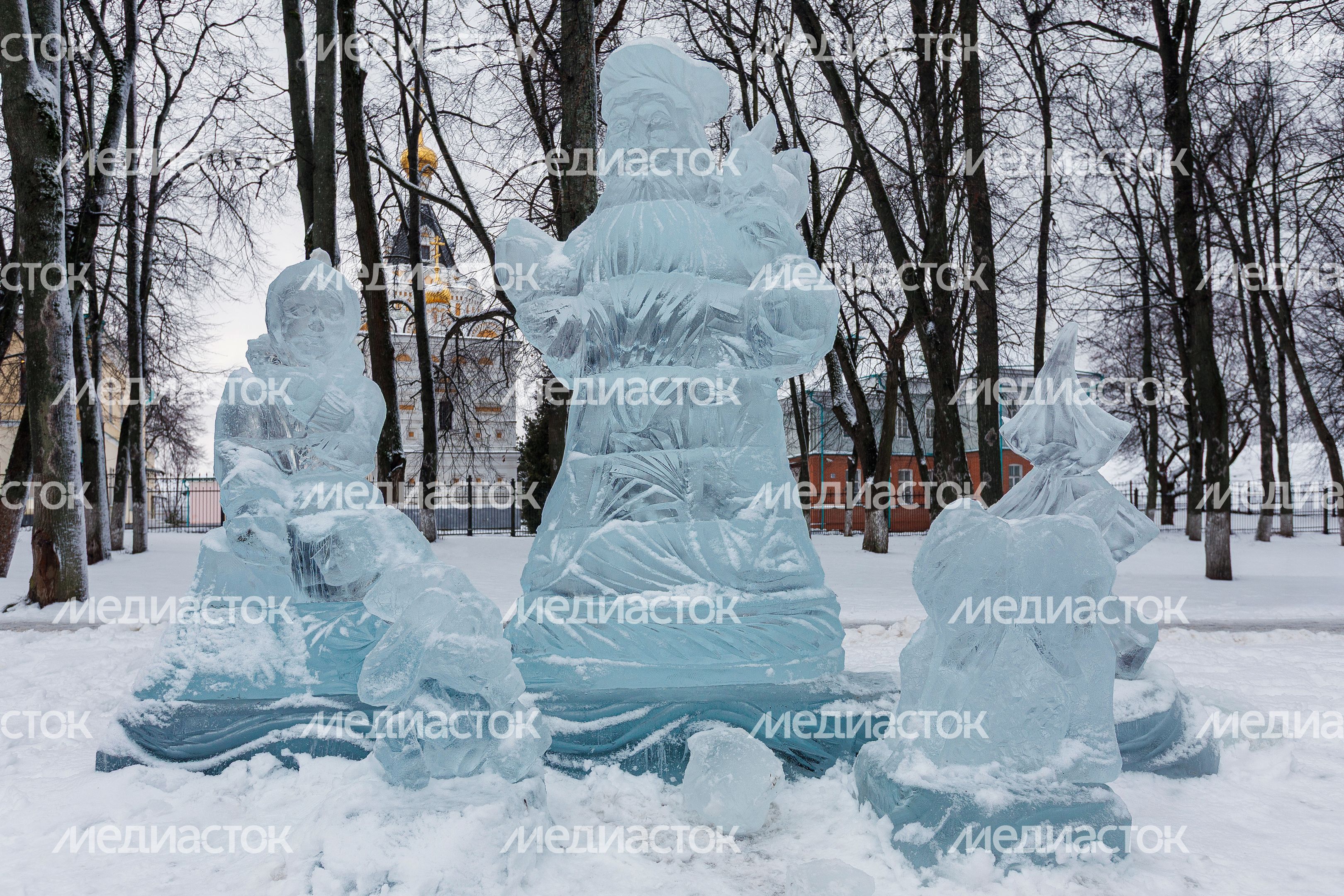 Ледяной городок на Исторической площади в Дмитрове Ледяной городок на Исторической площади в Дмитрове