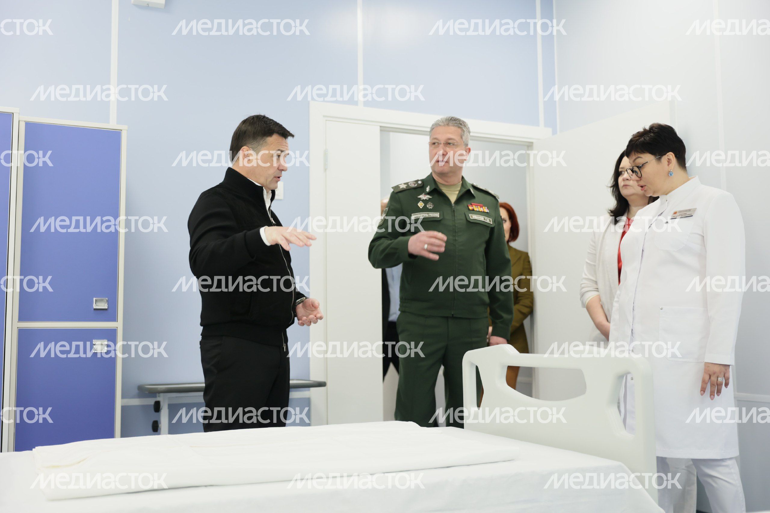 Открытие Губернатором Подмосковья и заместителем министра обороны РФ современного медицинского комплекса