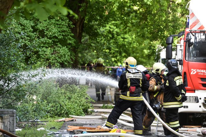 Кадры с места взрыва в доме на улице Проходчиков в Москве
