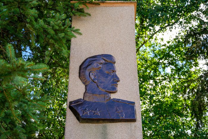 Памятник Аркадию Каманину в Орехово-Зуево