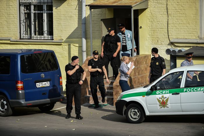Кириллу Серебренникову избрали меру пресечения в Басманном суде